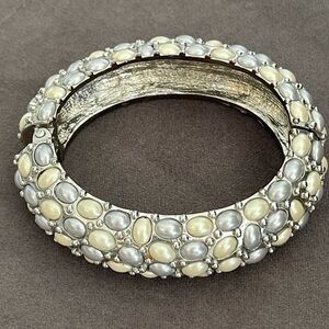 KENNETH JAY LANE Vintage Gray White Faux Pearl Hinged Clamper Bangle Bracelet